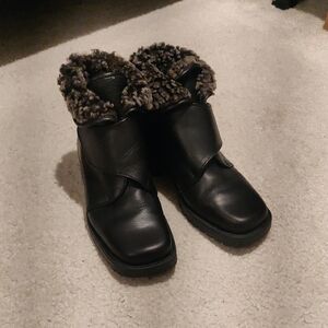 Helena Ankle Boots Faux Fur Trim Black Leather Velcro Closure Sz 7.5